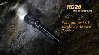 Fenix RC20 mit Ladestation und Akku